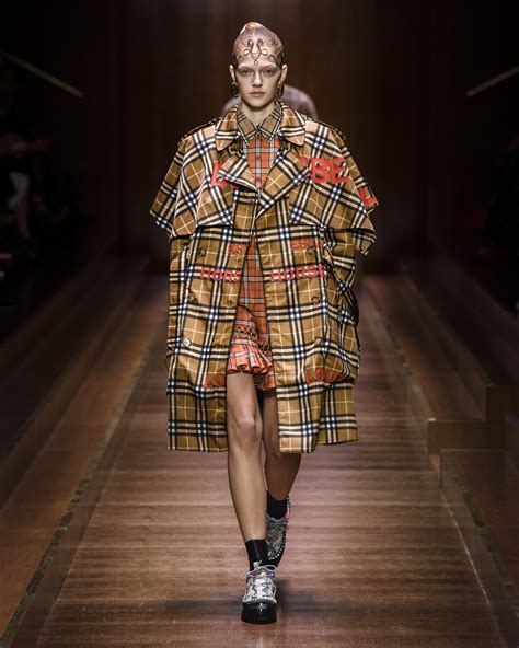 burberry catwalk 2019